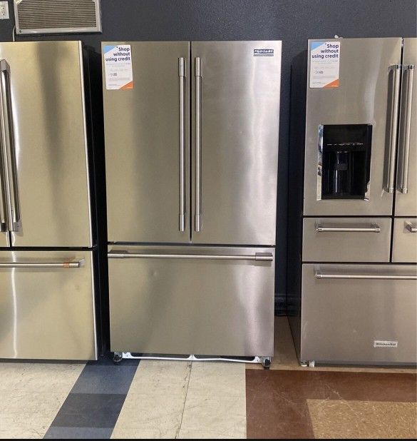 refrigerator clearance sale with ice maker