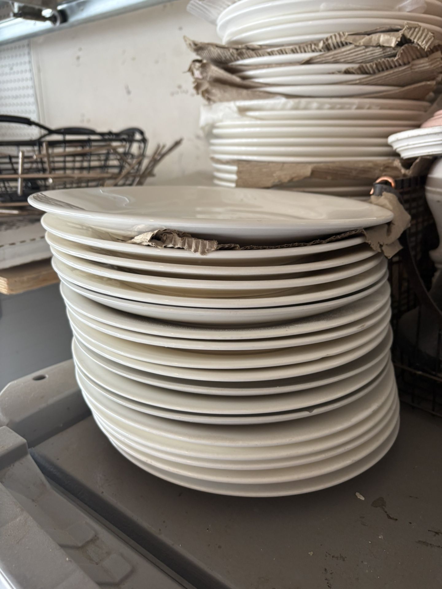 50 plain white plates