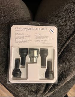 New ) OEM BMW WHEEL LOCKS