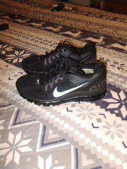 Size 7 Nike Air Max