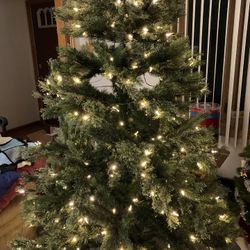 7.5’ Ashland Christmas Tree-Repaired