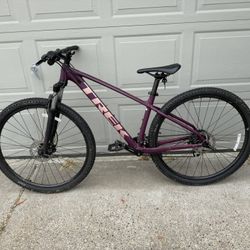 Women’s trek mountain bike
