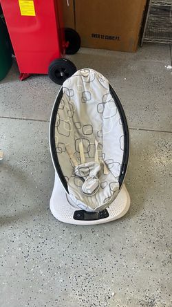 Baby swimg MamaRoo 4moms