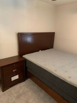 Cherrywood Queen Bedroom Set