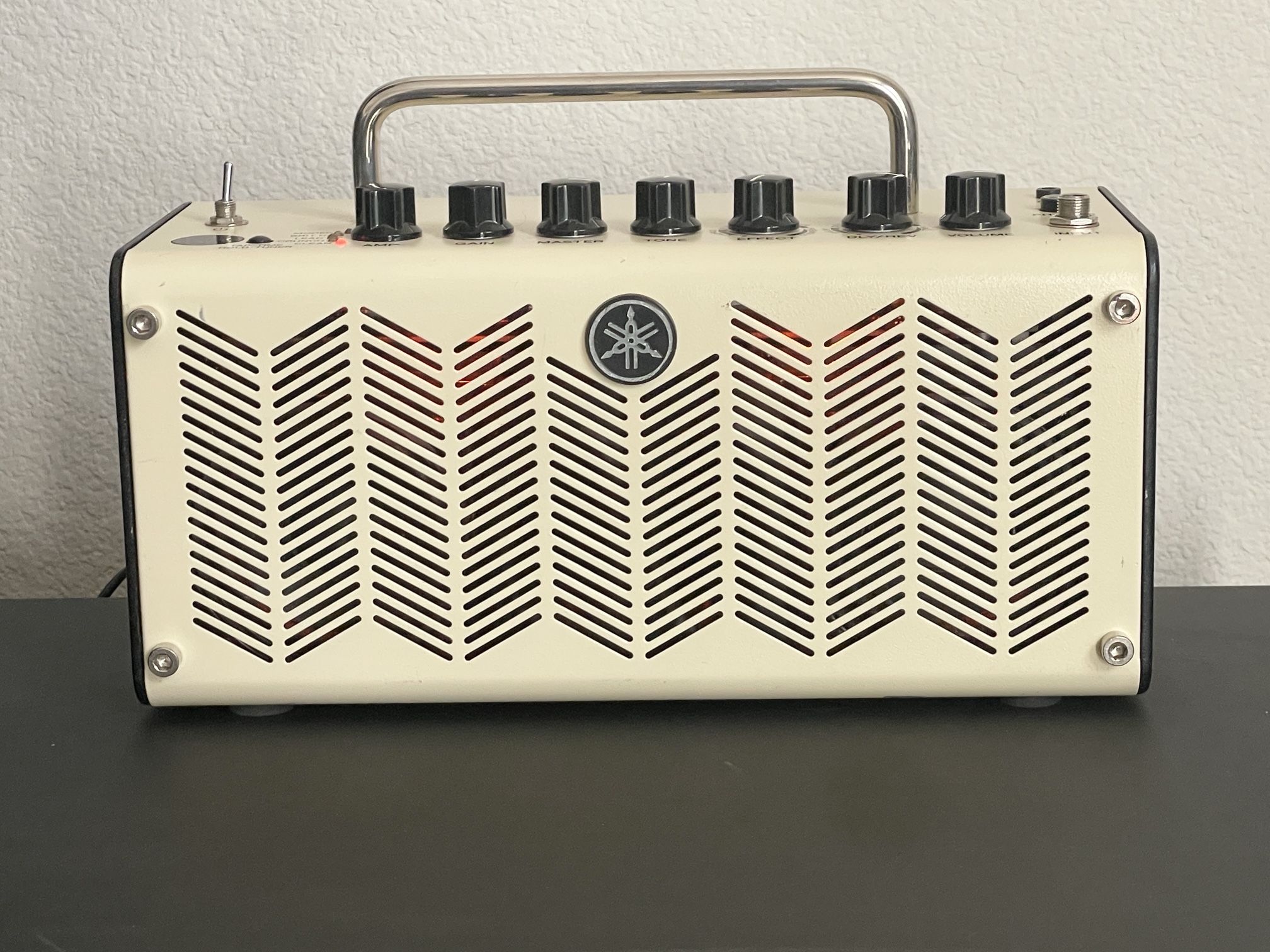 Yamaha HTR 5 Guitar Amplifier