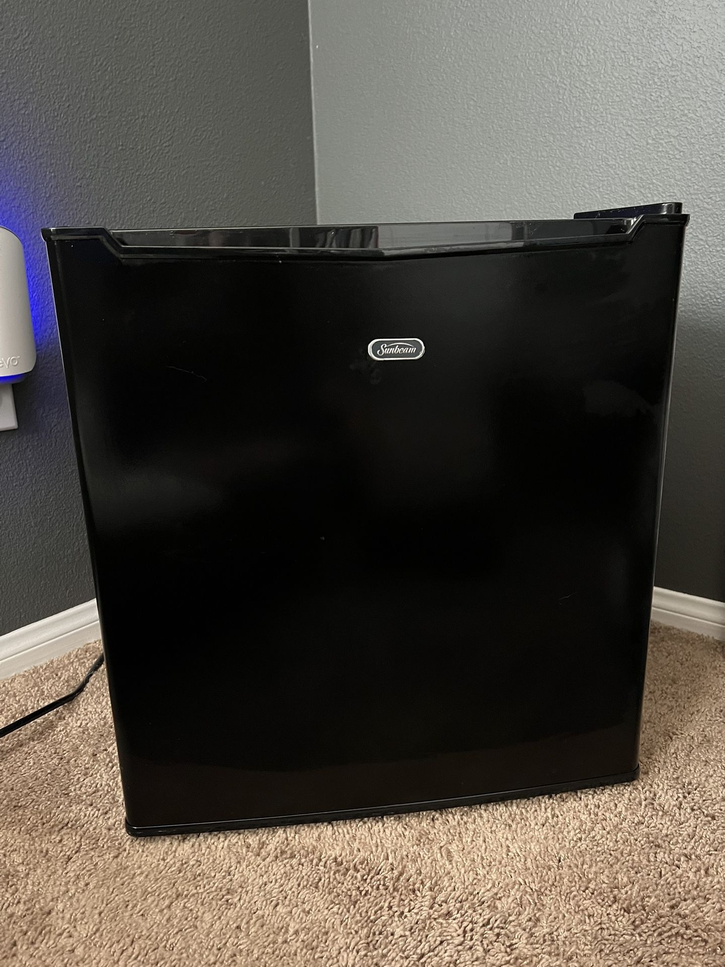 sunbeam cubic mini fridge