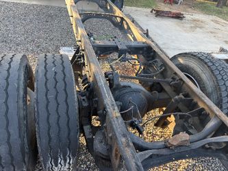 2015 INTERNATIONAL 4300 SBA 4x2 COMPLETE REAR AXLE ASSEMBLY $800 TIRES NOT FOR SALE