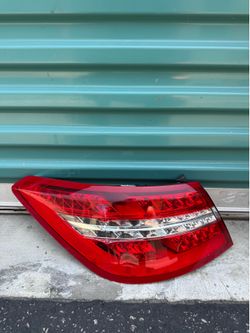 Mercedes Benz W207 E350 … 2011 2012 2013 Left Side Tail Light OEM