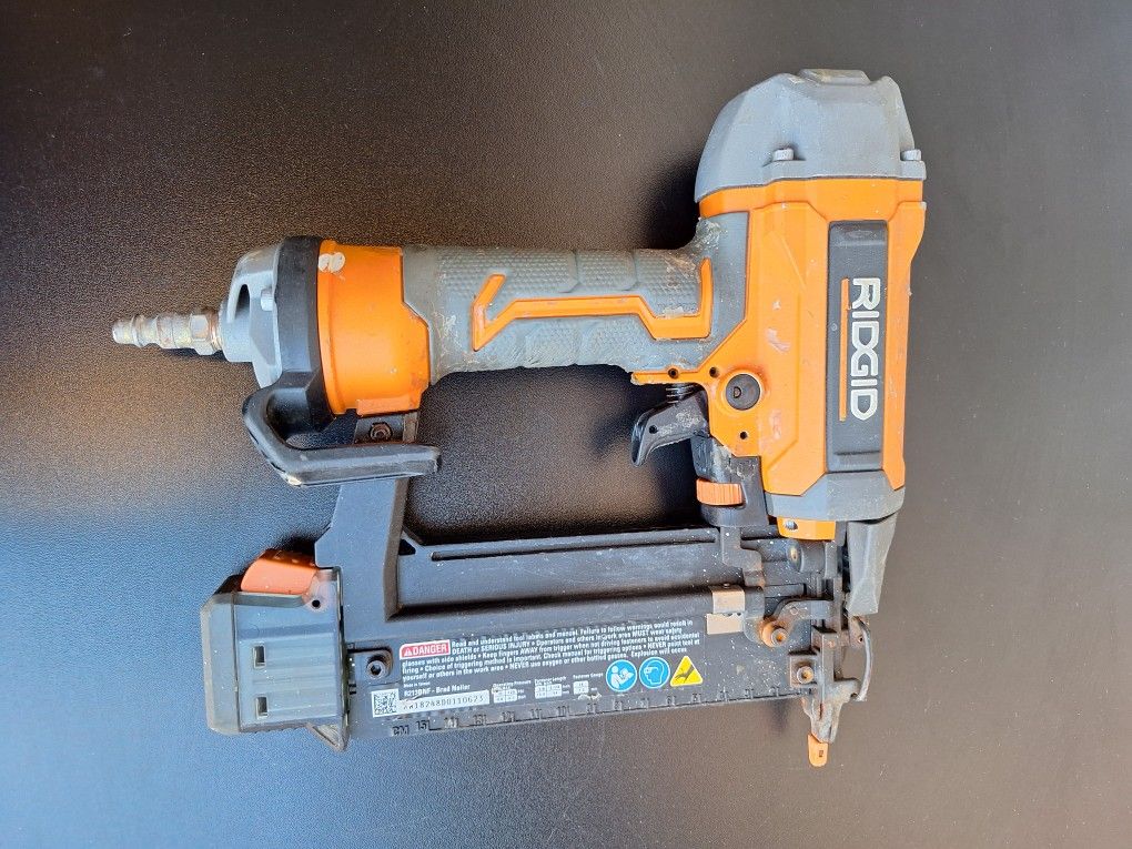RIDGID 18V Brushless Cordless 18-Gauge 2-1/8 in