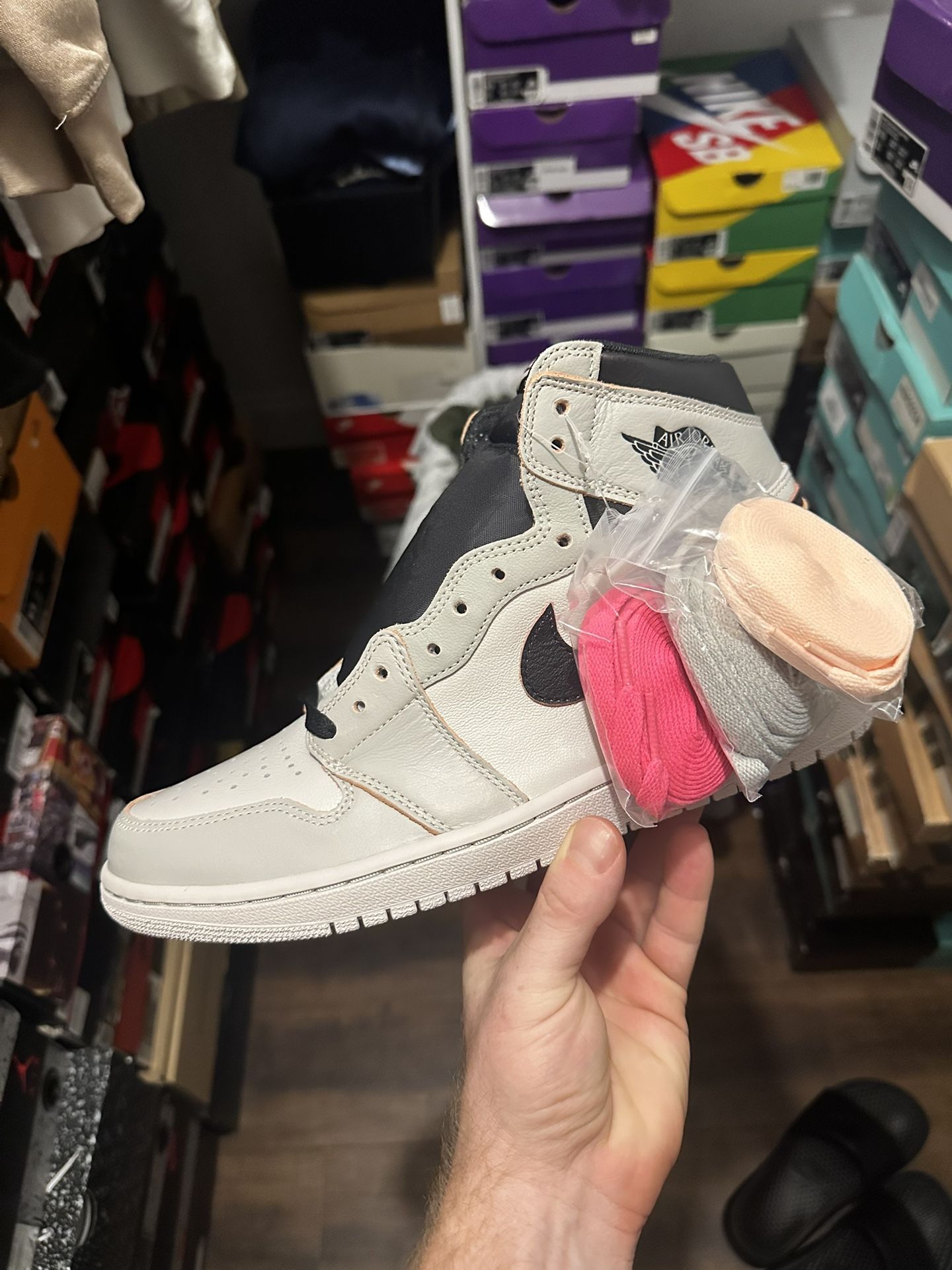 Jordan 1 Retro High OG Defiant SB  display picture 1