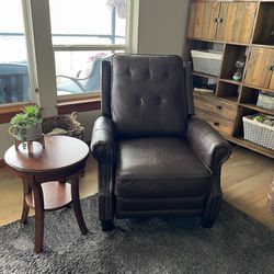 LEATHER RECLINER & SIDE TABLE 