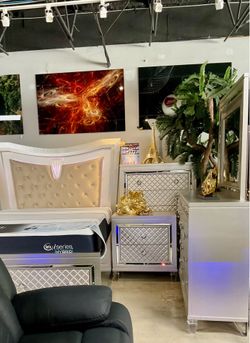 Champagne 5 Pc Bedroom Set With Storage Only $1599