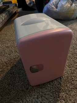 Mini fridge