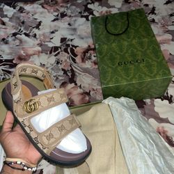 Woman’s Gucci Sandels