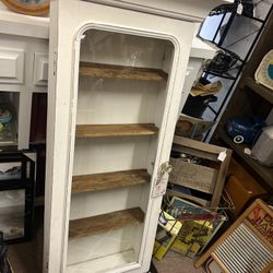 Lovely Vintage Display Cabinet 