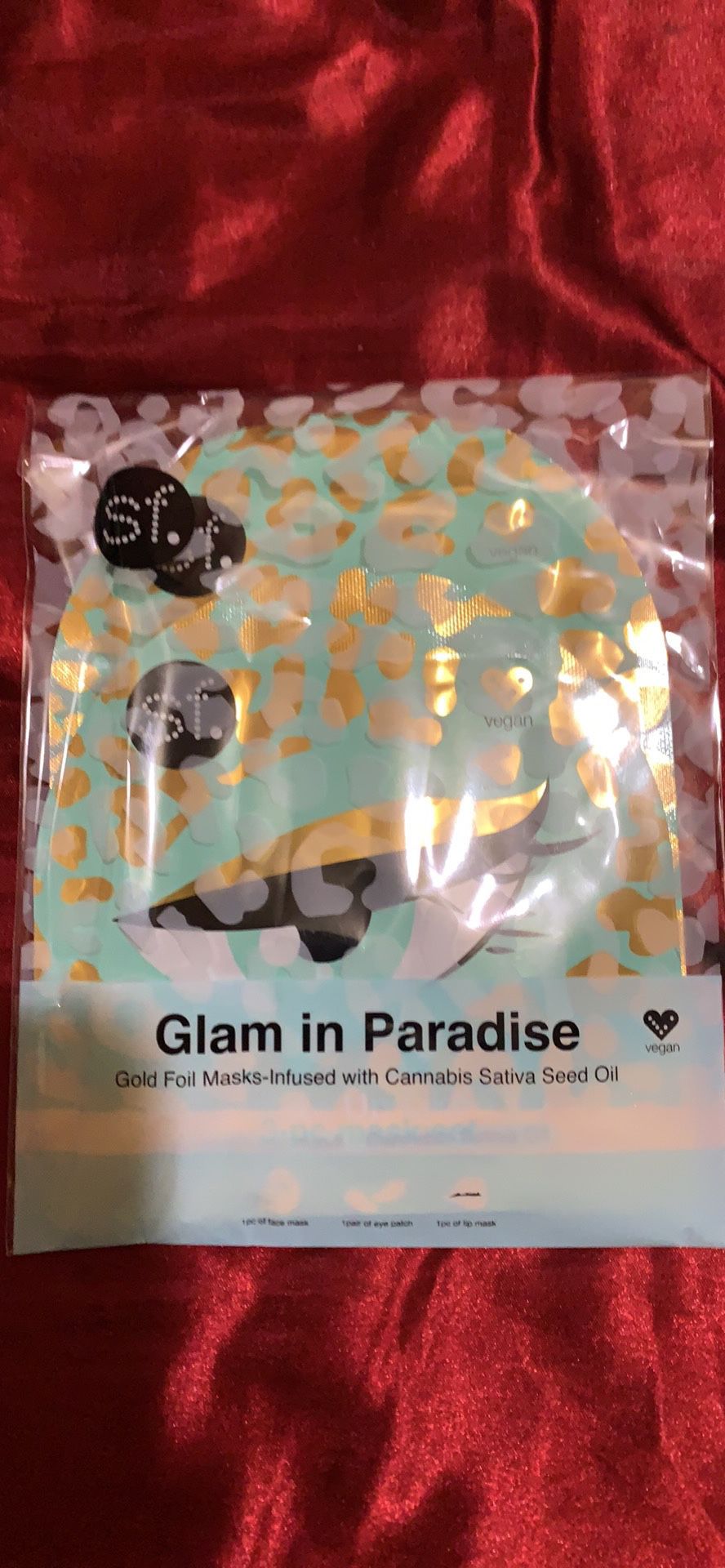 Glam in Paradise 3 pc gold foil masks