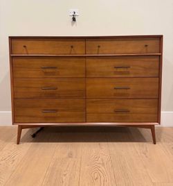 Williams Sonoma 8 Drawers Dresser
