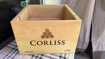 Wooden wine box (#2)