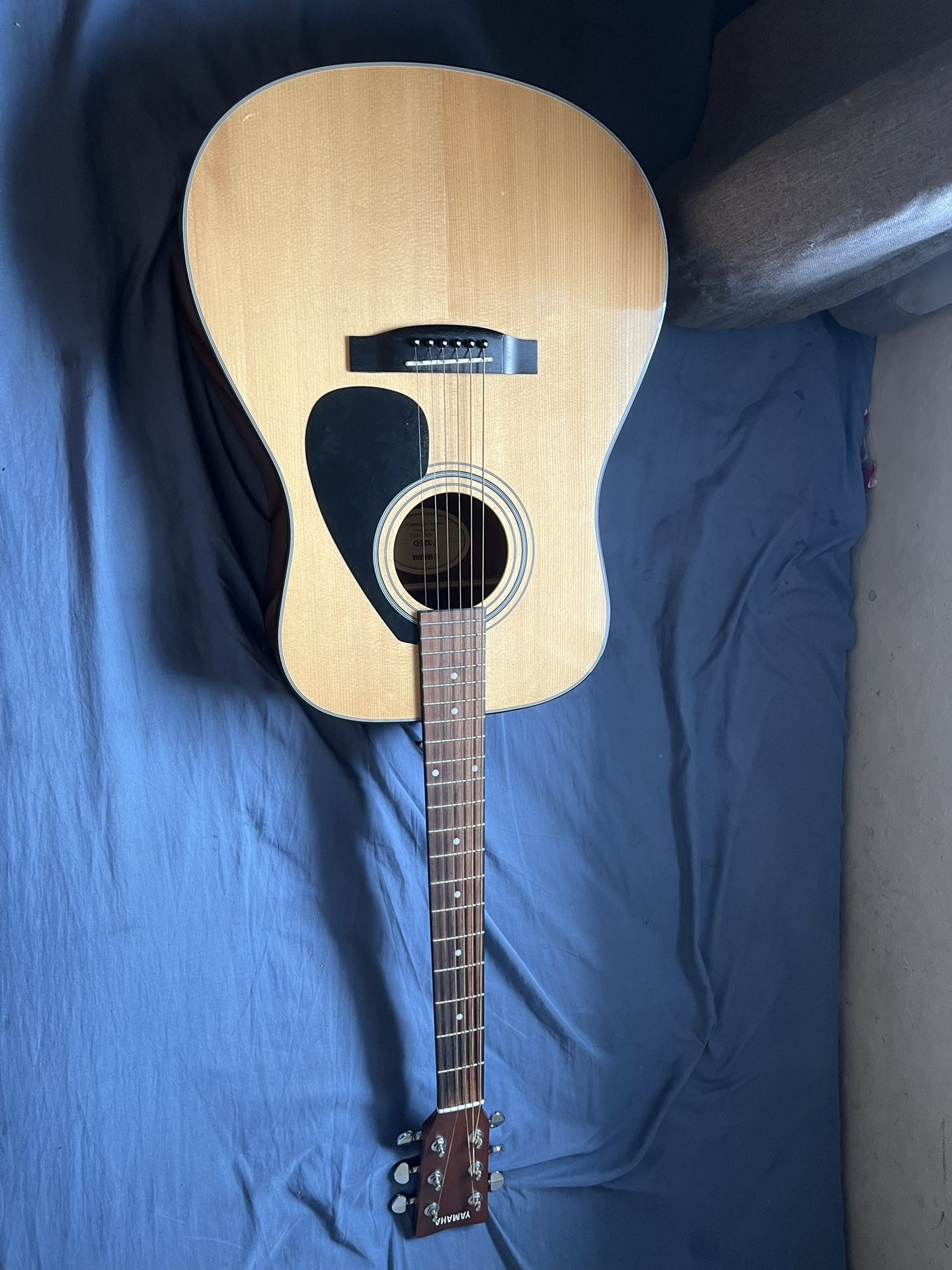 Yamaha Guitar