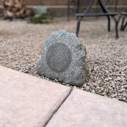 2 Garden Speakers