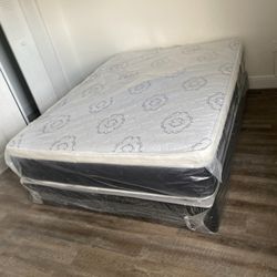 Queen mattress pillow top set with box spring (2pc - new) 