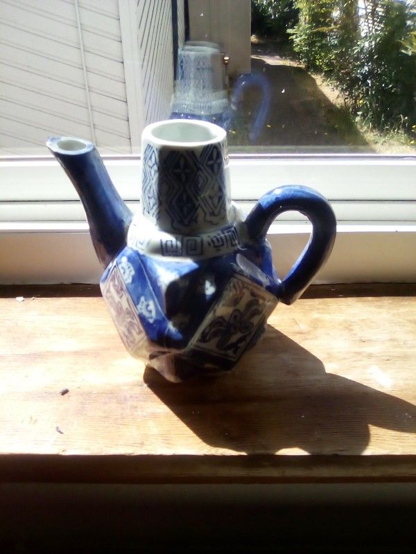 Chinese Tea Pot (Unique Hexagon shaped)