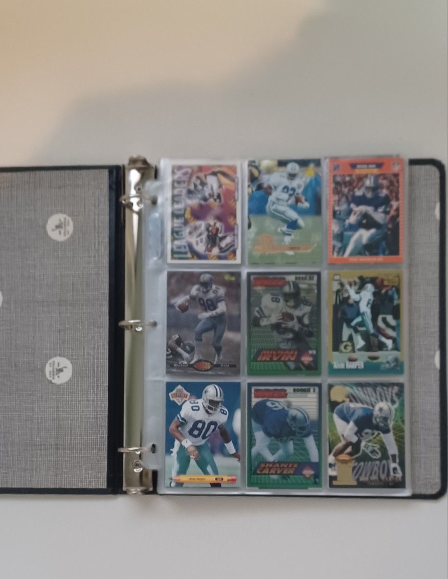 DALLAS COWBOYS 1990'S FOOTBALL CARDS IN BINDER