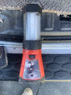 Milwaukee Lamp With USB Charger