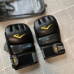Everlast EverGel Wristwrap Heavy Bag Gloves