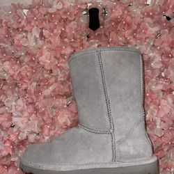 Grey Bearpaw Short Boots