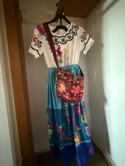 Halloween costume - size 8-10 yrs old