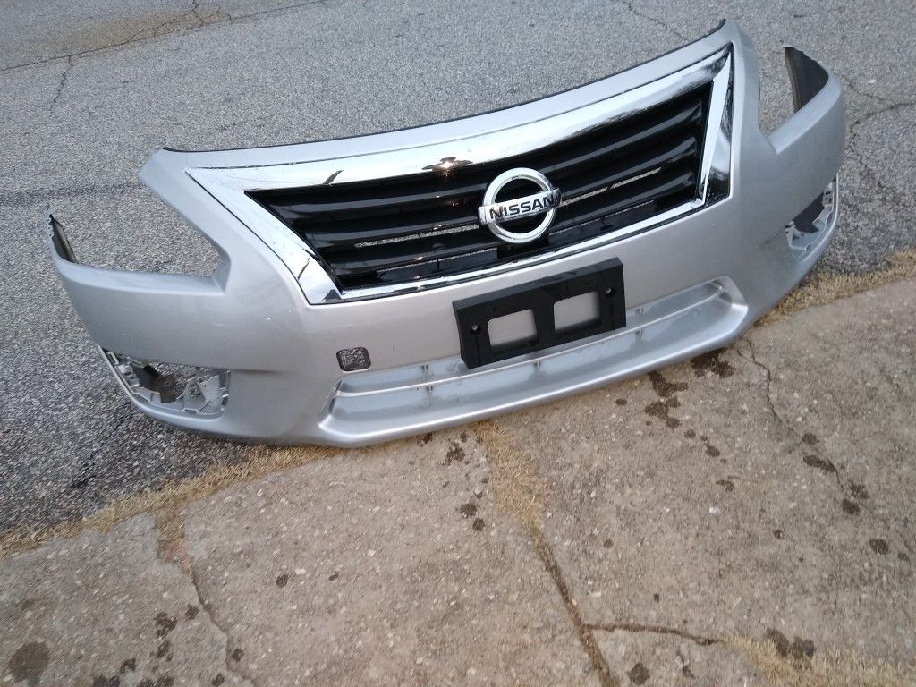 2013 to 15 Nissan Altima Front bumper and Crome grill