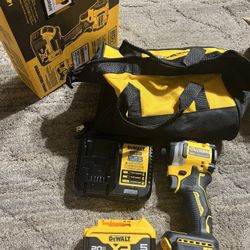 Dewalt Atomic M20 Kit 