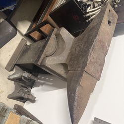 150lb Southern Crescent Anvil with Stand