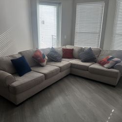 Couch with pull out bed