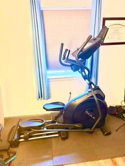 Elliptical Machine - Sole E25