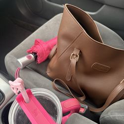 Brown tote purse 🤎