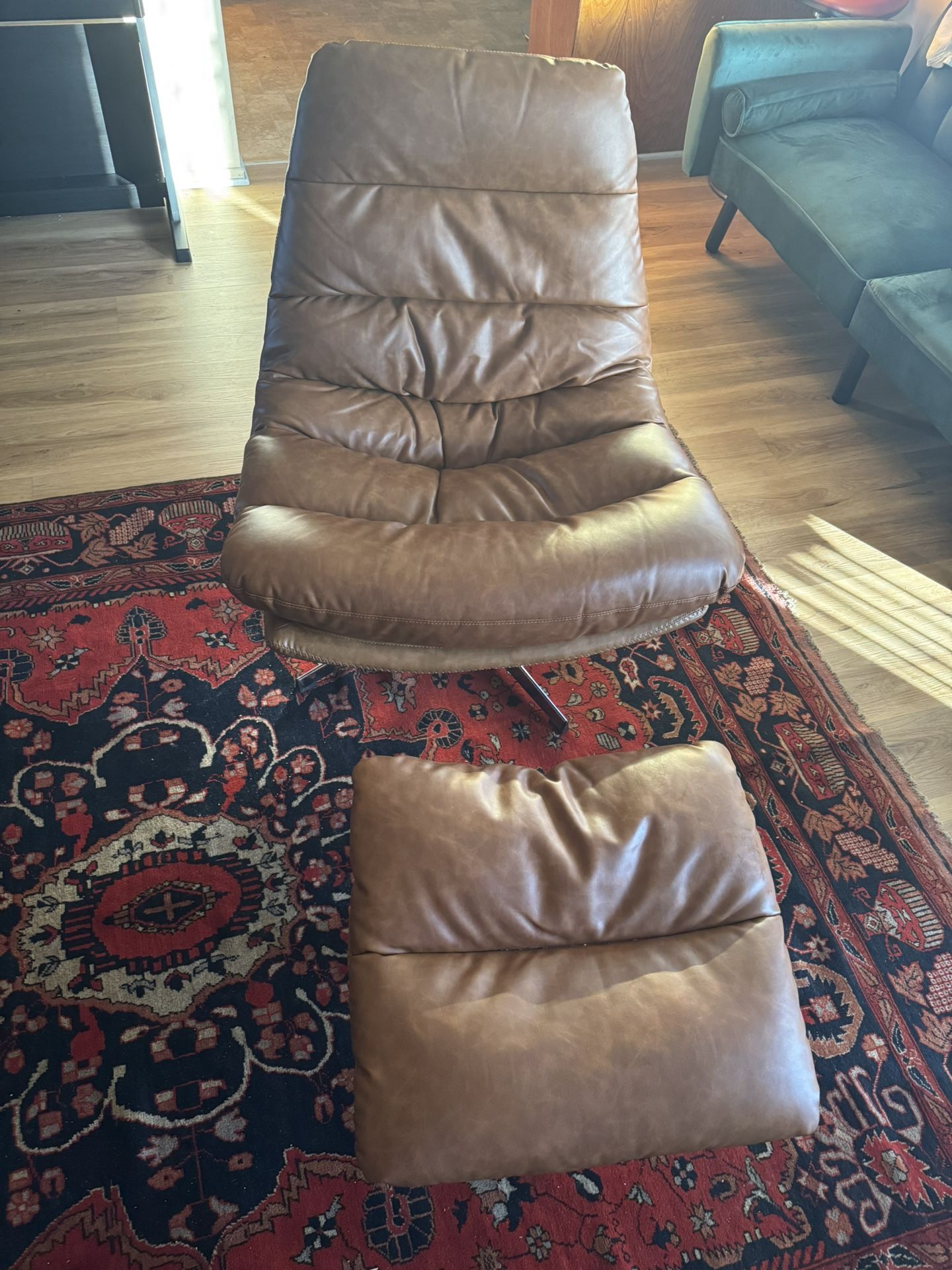 ๐ช Modern Swivel Accent Chair with Ottoman โ Oversized PU Leather Reading Chair