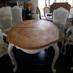 Dining Table And 6 Chairs