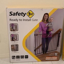Safety 1st Ready To Install Everywhere Gate