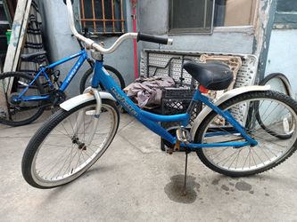 Classic Beach Cruiser On Good Conditions 