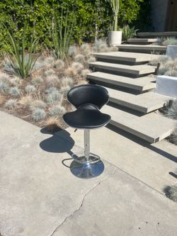 Barstool chairs - set of 4