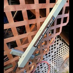 Delta T-square Fence