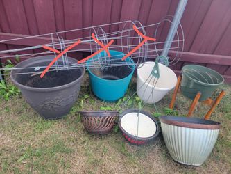 Garden pots. Medium and large
