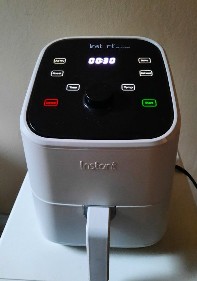 Instant Pot Vortex 2QT Mini Air Fryer LIKE NEW & SUPER CLEAN!