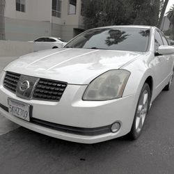 Nissan Maxima SE
