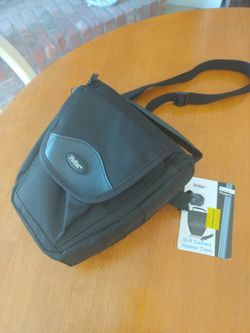 NEW w Tags. Vivitar Camera Bag