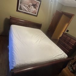 Solid Cheerywood Bedroom Set