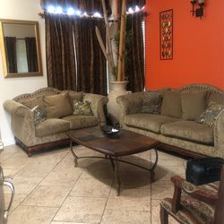 Living Room Set of 2 Pieces. 