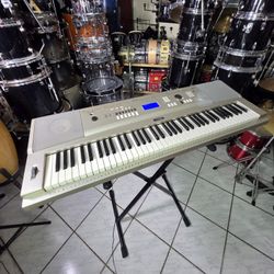 Yamaha Keyboard With Stand !! $240 Or Best Offer !! 